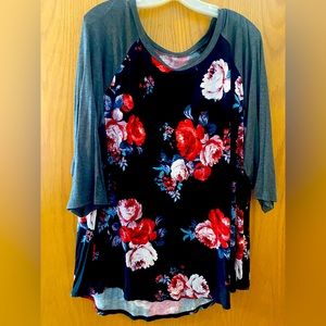 Women’s Maurice’s raglan 3/4 length tee, never worn, size 2